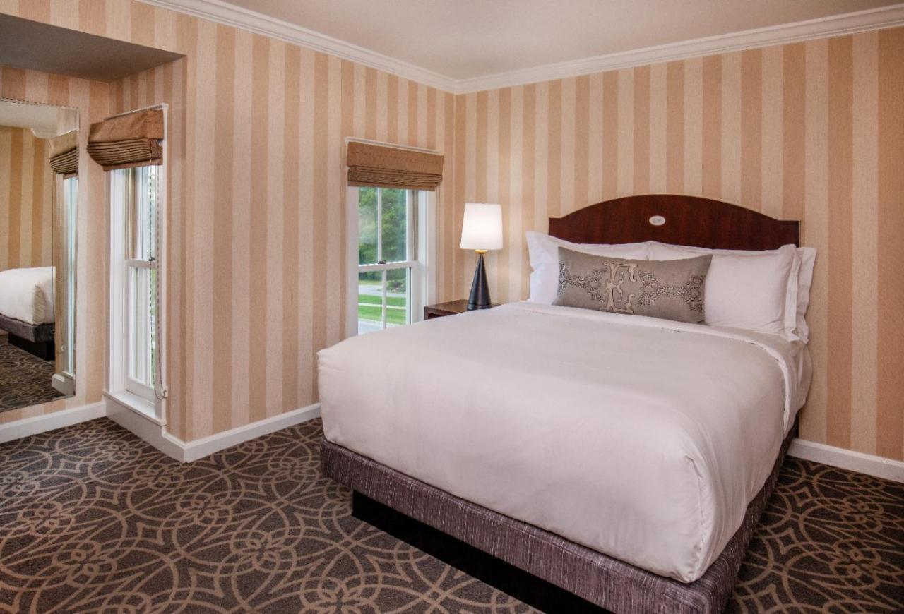 The Equinox Golf Resort & Spa Manchester Exterior photo