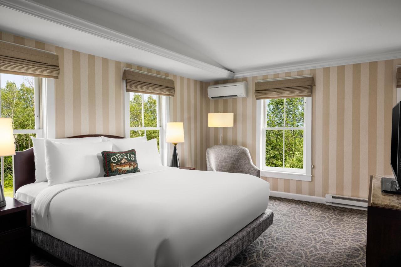 The Equinox Golf Resort & Spa Manchester Exterior photo