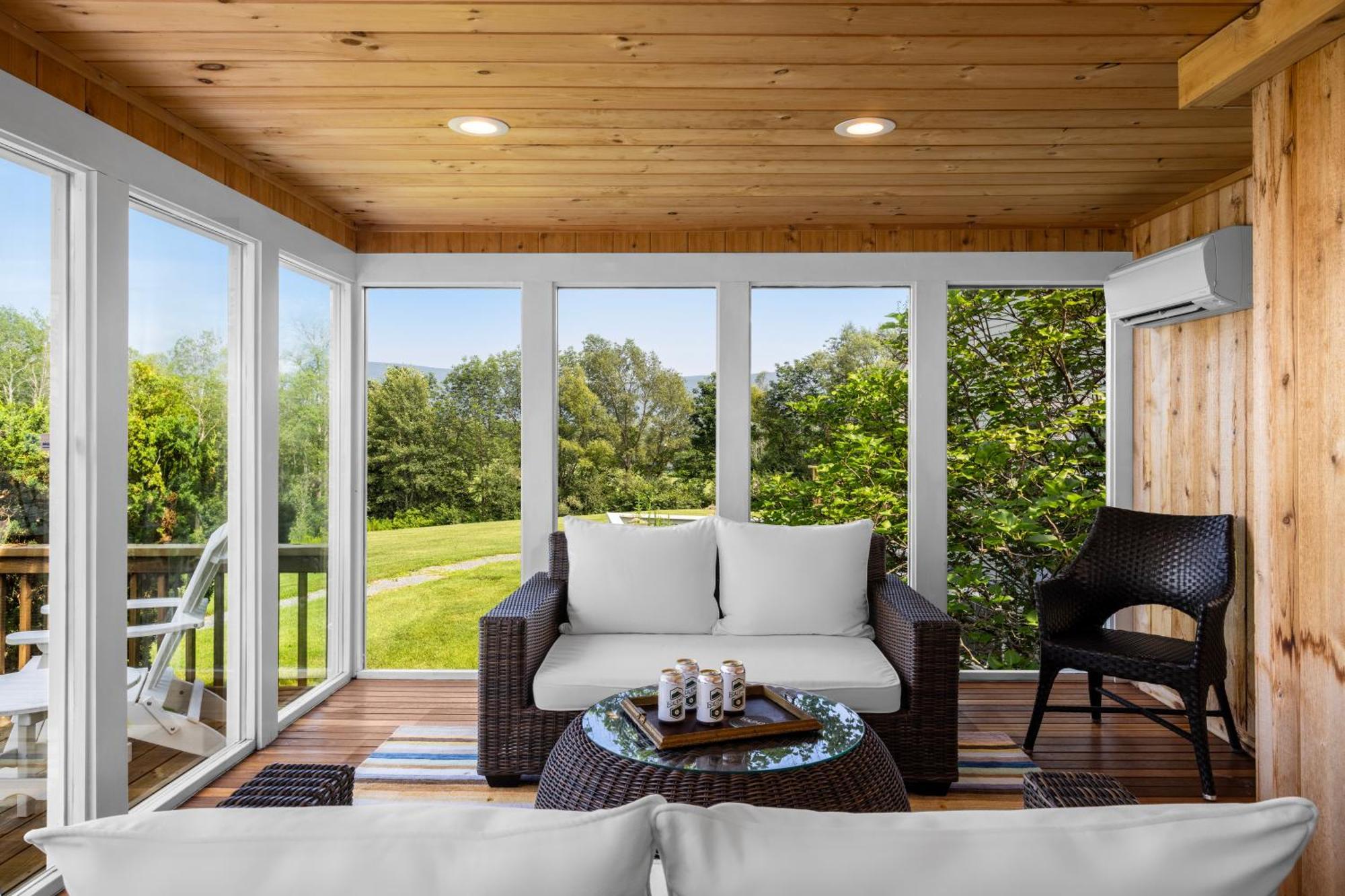 The Equinox Golf Resort & Spa Manchester Exterior photo